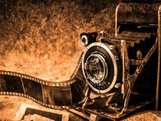 Starsá kamera s se starým filmem