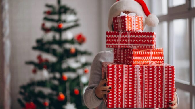 Vánoční dárky z druhé ruky už nejsou tabu. Potěší kvalitou i cenou