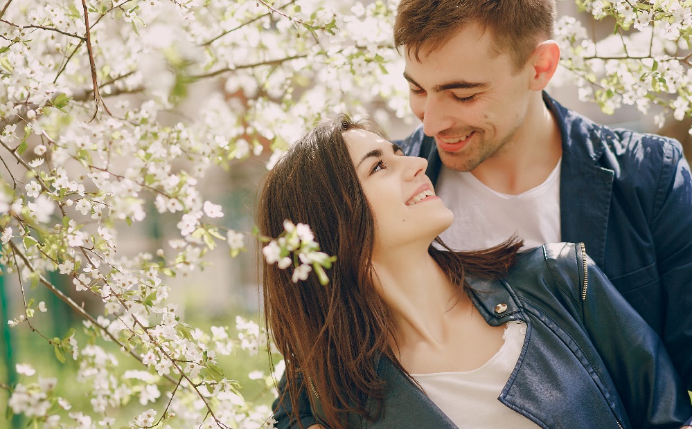 Věda ví, proč je jaro přírodním afrodiziakem
